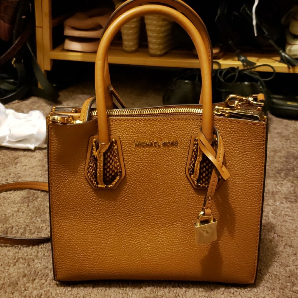 NWOT MICHAEL KORS MINI BAG